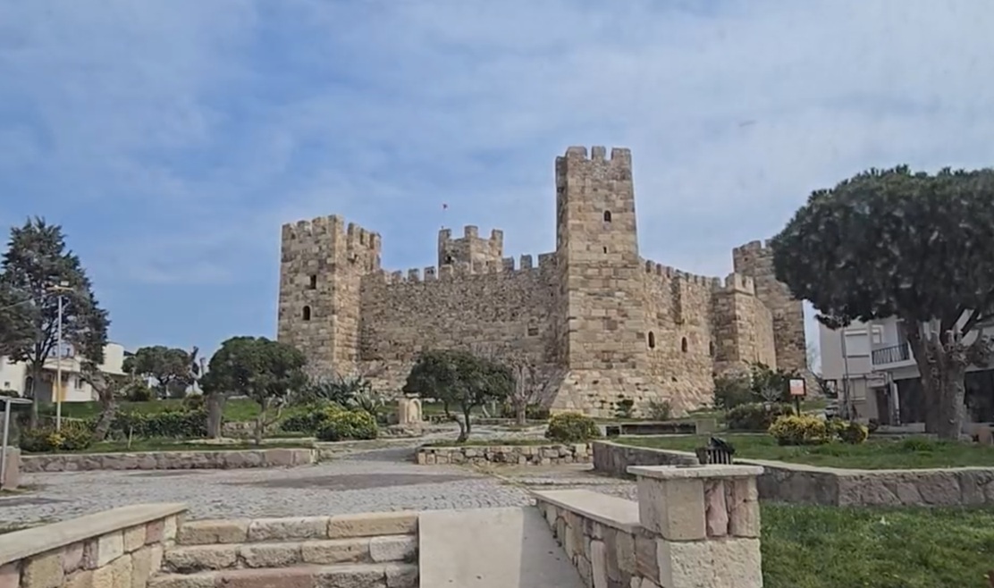 İzmir’in İki İncisi: Foça mı, Çandarlı mı? Karavanla Ege Rotaları